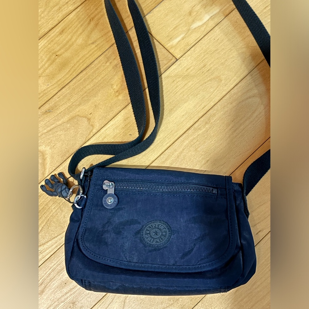 Small Navy Blue Kipling Shoulder Bag (NEED GONE)